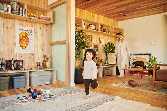 家族で遊べるウッドデッキが楽しいアメリカンスタイルの家のメイン画像