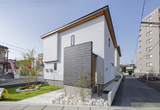 【中区東山】大きな吹き抜けのあるモダンデザイン住宅のメイン画像