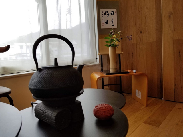 日本茶スペシャリスト講師と抹茶をテーブルで愉しむ会（暮らしのエッセンスセミナー）のメイン画像