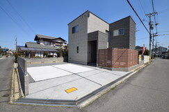 🔶岡山市東区可知🔶開放的な庭にタイルデッキのある家 見学会
